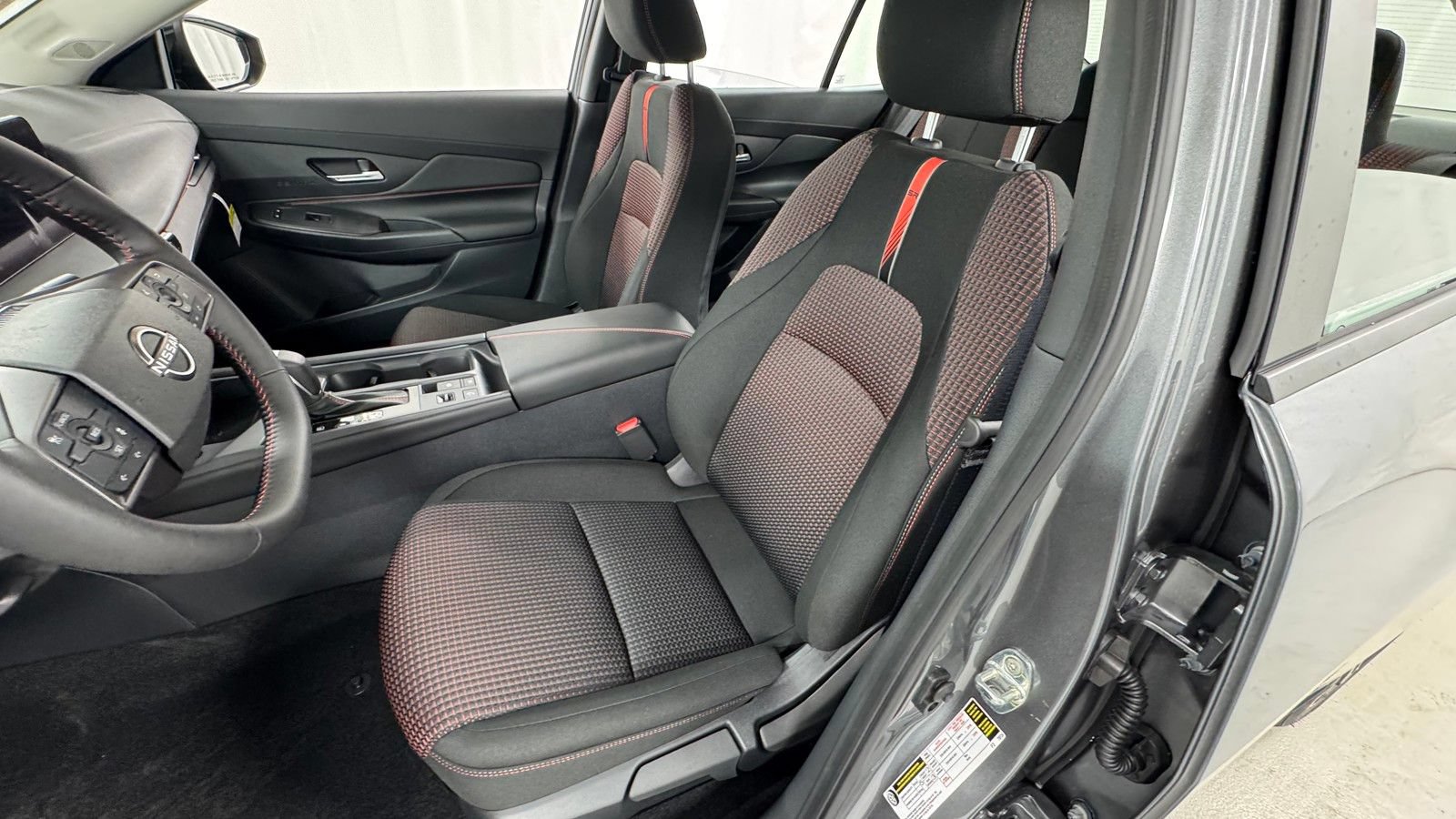 New 2026 Nissan Sentra SR w/ Floor Mat Package FWD image 10