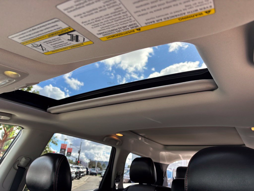 Used 2019 Nissan Pathfinder SL AWD/4WD image 37