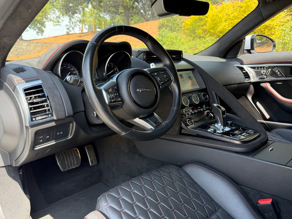 Used 2020 Jaguar F-TYPE SVR AWD/4WD image 15