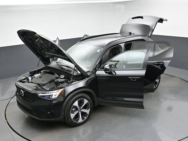 Used 2025 Volvo XC40 B5 Plus AWD/4WD image 52