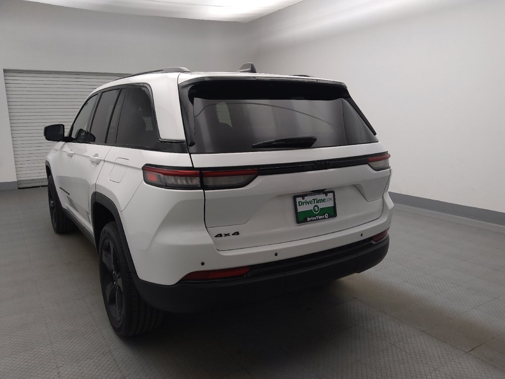 Used 2023 Jeep Grand Cherokee Altitude AWD/4WD image 6