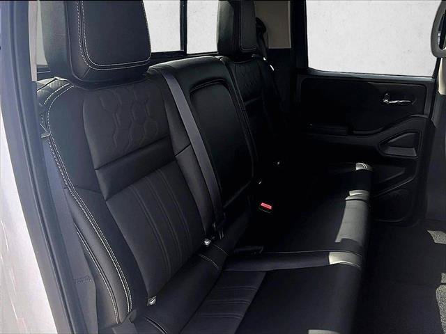 Used 2024 Nissan Frontier SL w/ Technology Package RWD image 29