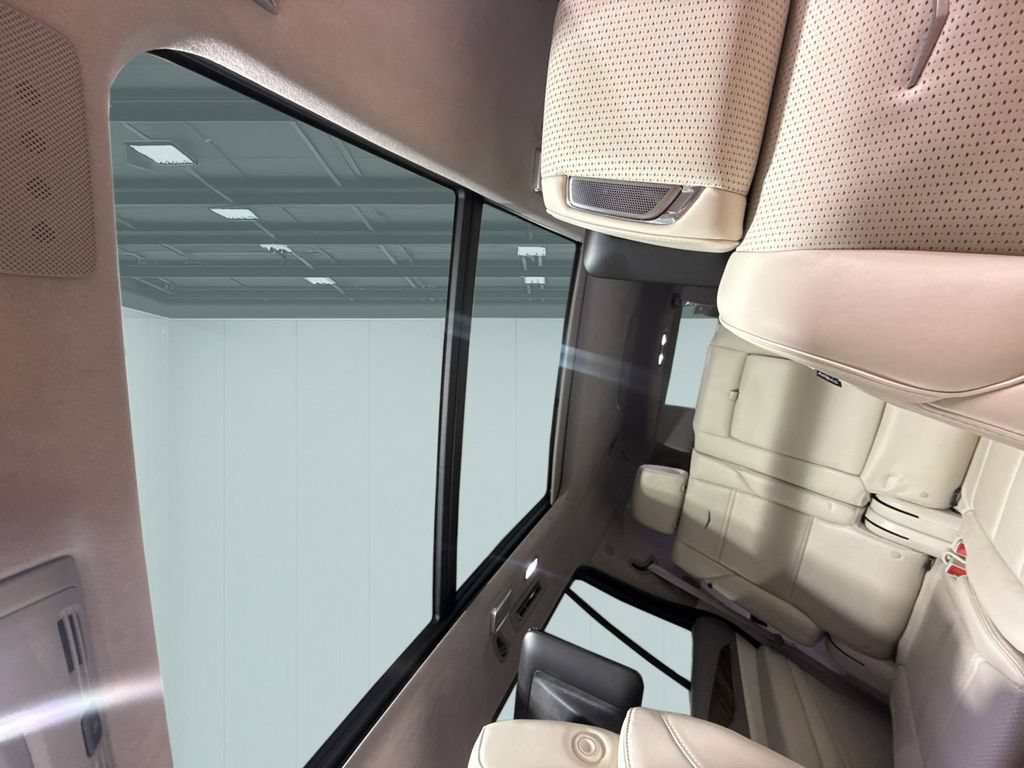 Used 2023 Cadillac Escalade Premium Luxury Platinum AWD/4WD image 13