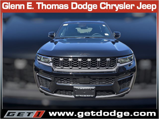 New 2027 Jeep Grand Cherokee Limited RWD image 2