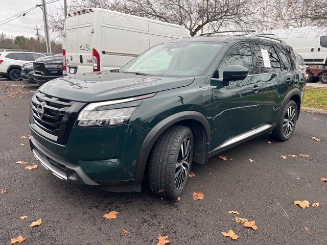 Used 2024 Nissan Pathfinder Platinum image 5