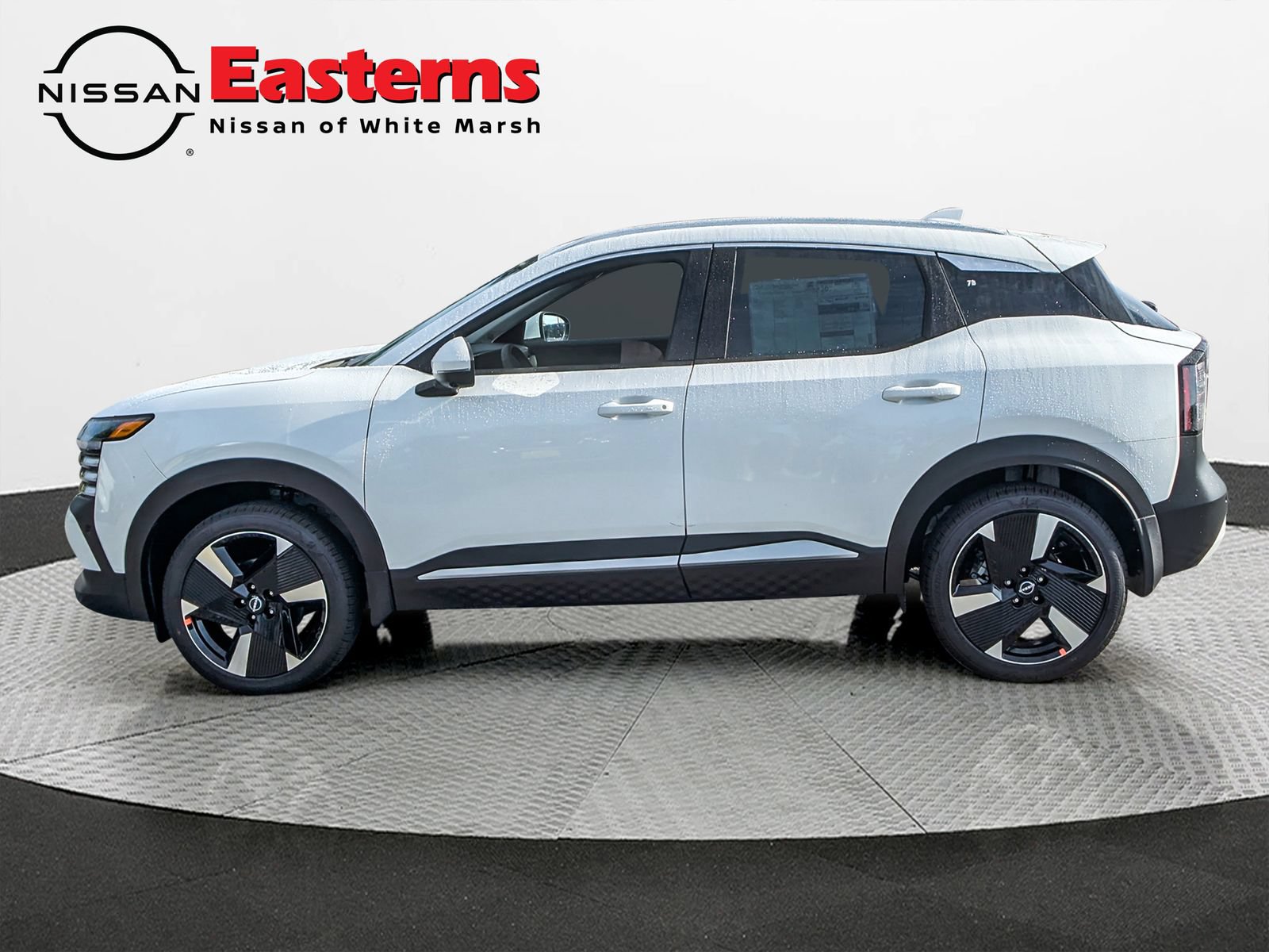 New 2025 Nissan Kicks SR w/ SR Premium Package AWD/4WD image 4