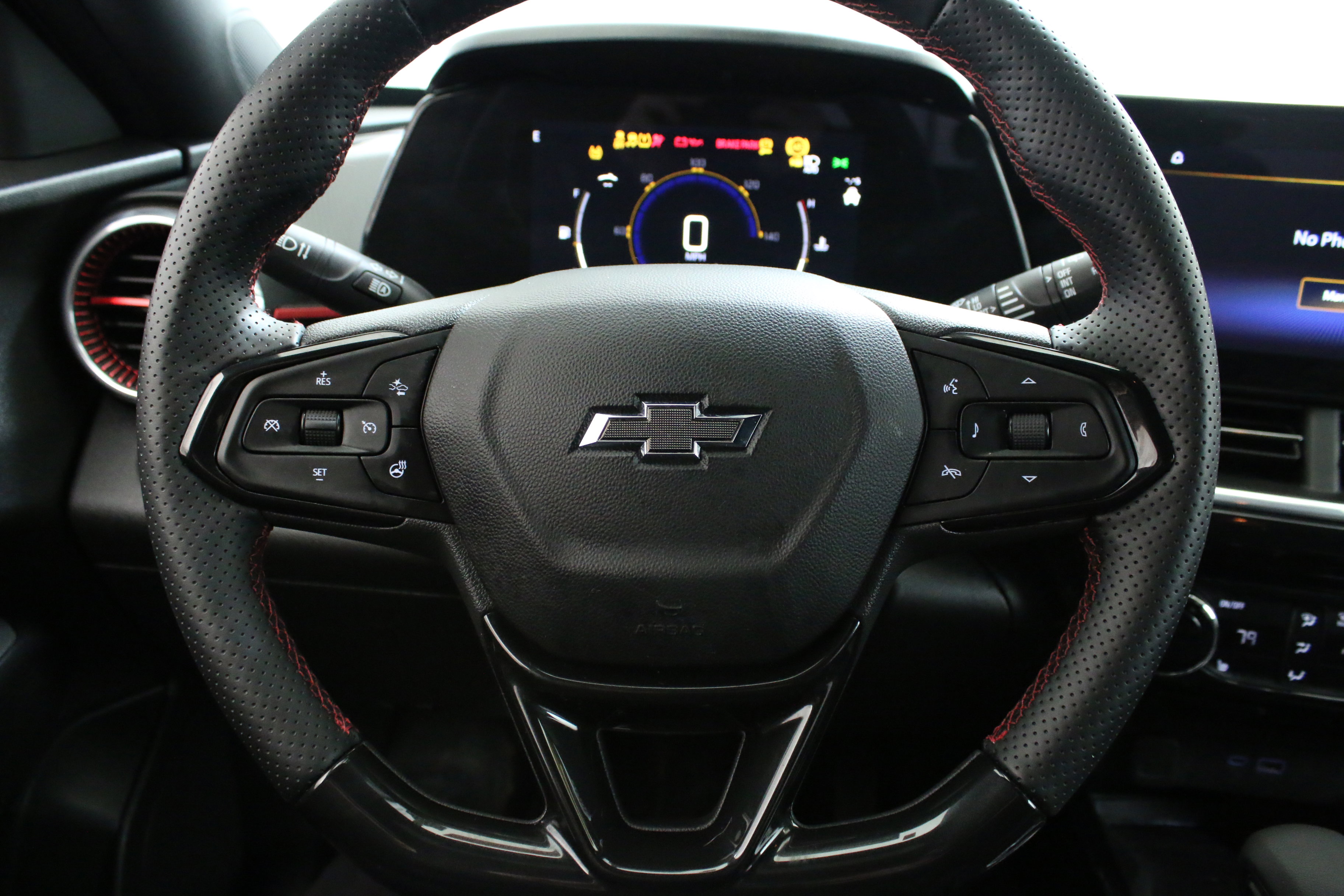 Used 2024 Chevrolet Trax RS w/ Sunroof Package image 12