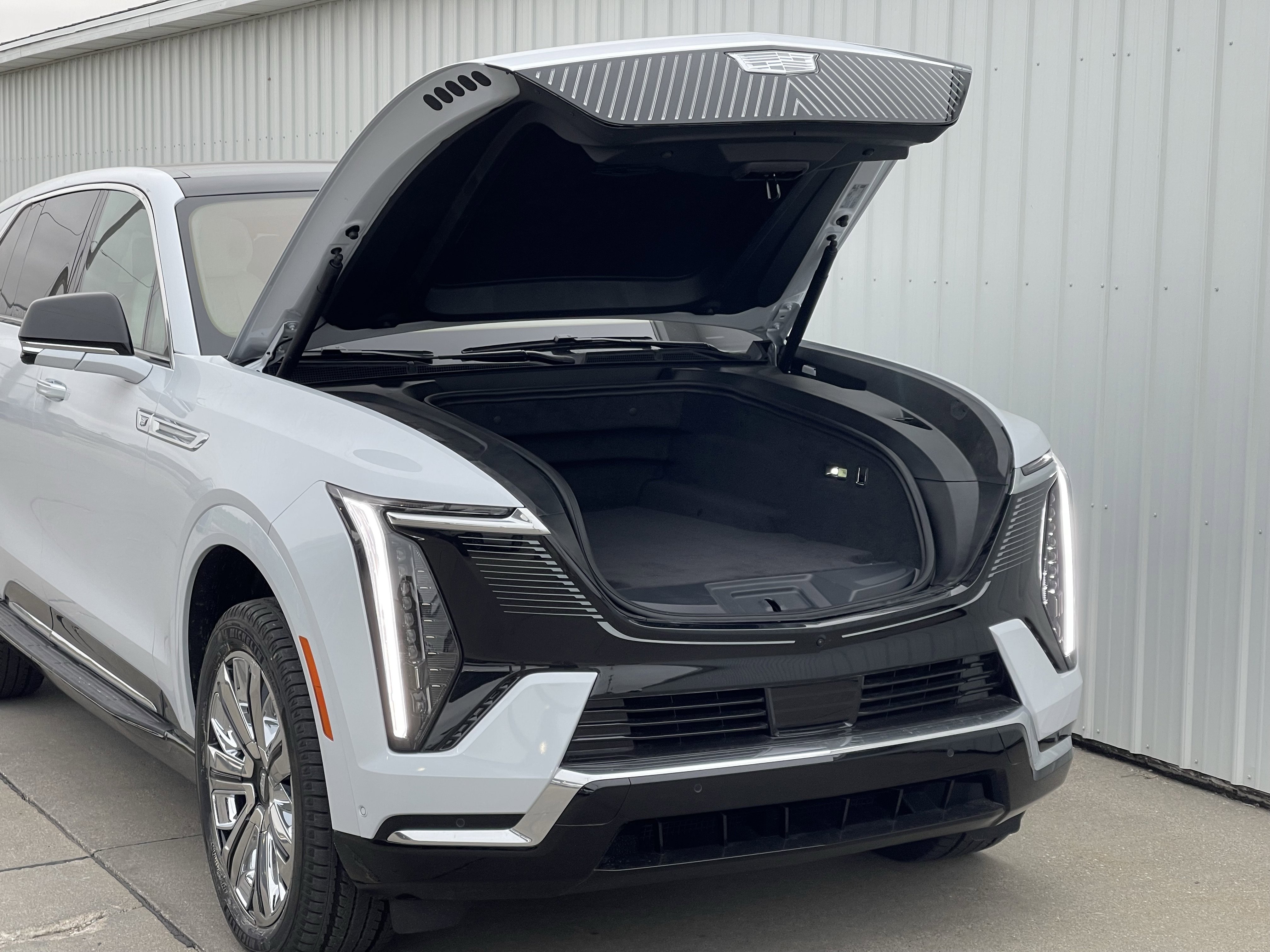 New 2026 Cadillac Escalade IQ Luxury 1 w/ LPO, Radiant Package image 28