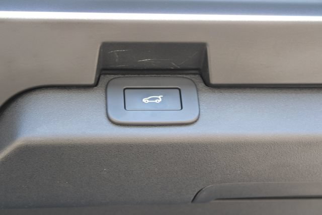 Used 2024 Land Rover Discovery S AWD/4WD image 45