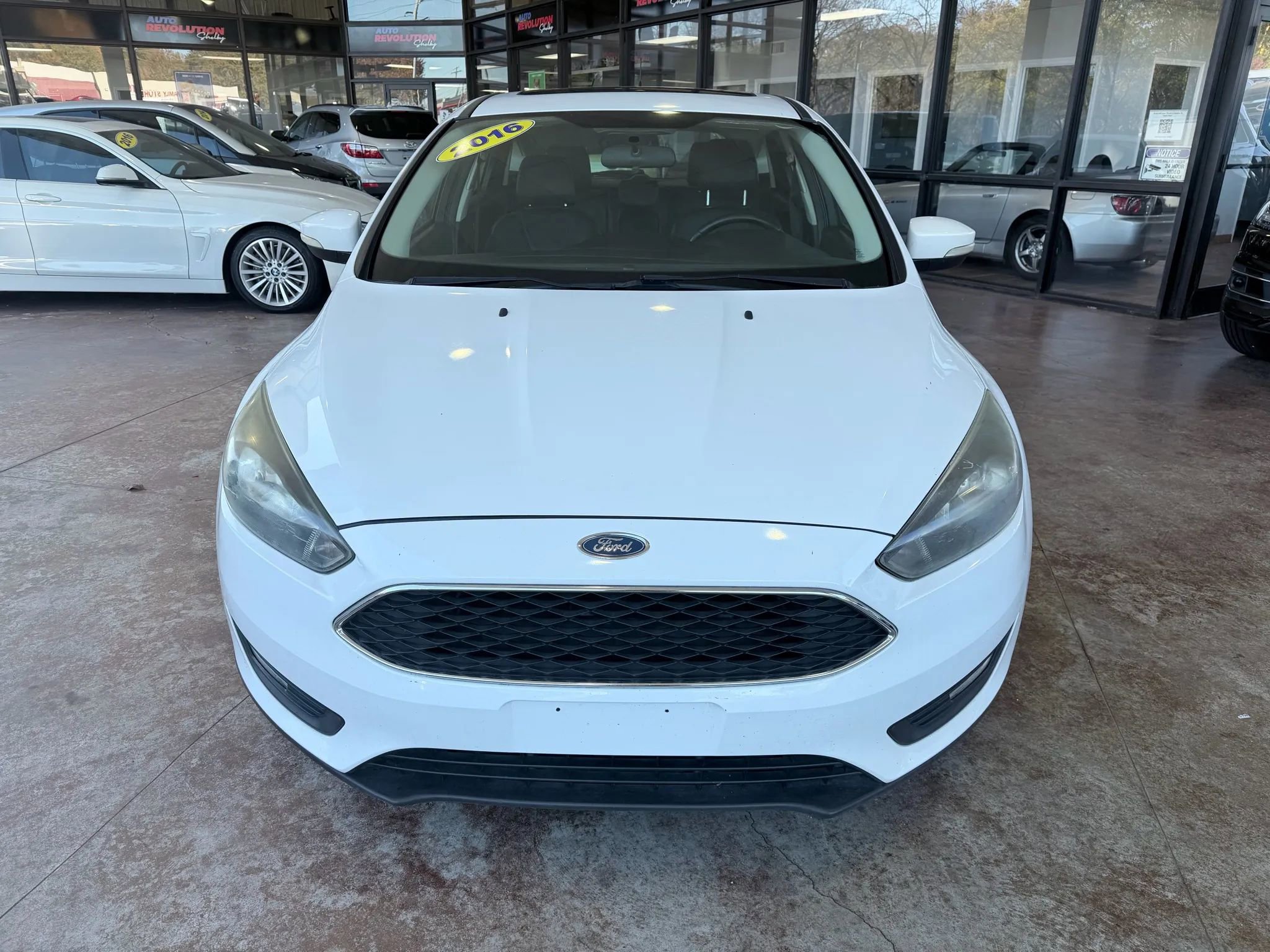 Used 2016 Ford Focus SE w/ Equipment Group 201A image 3