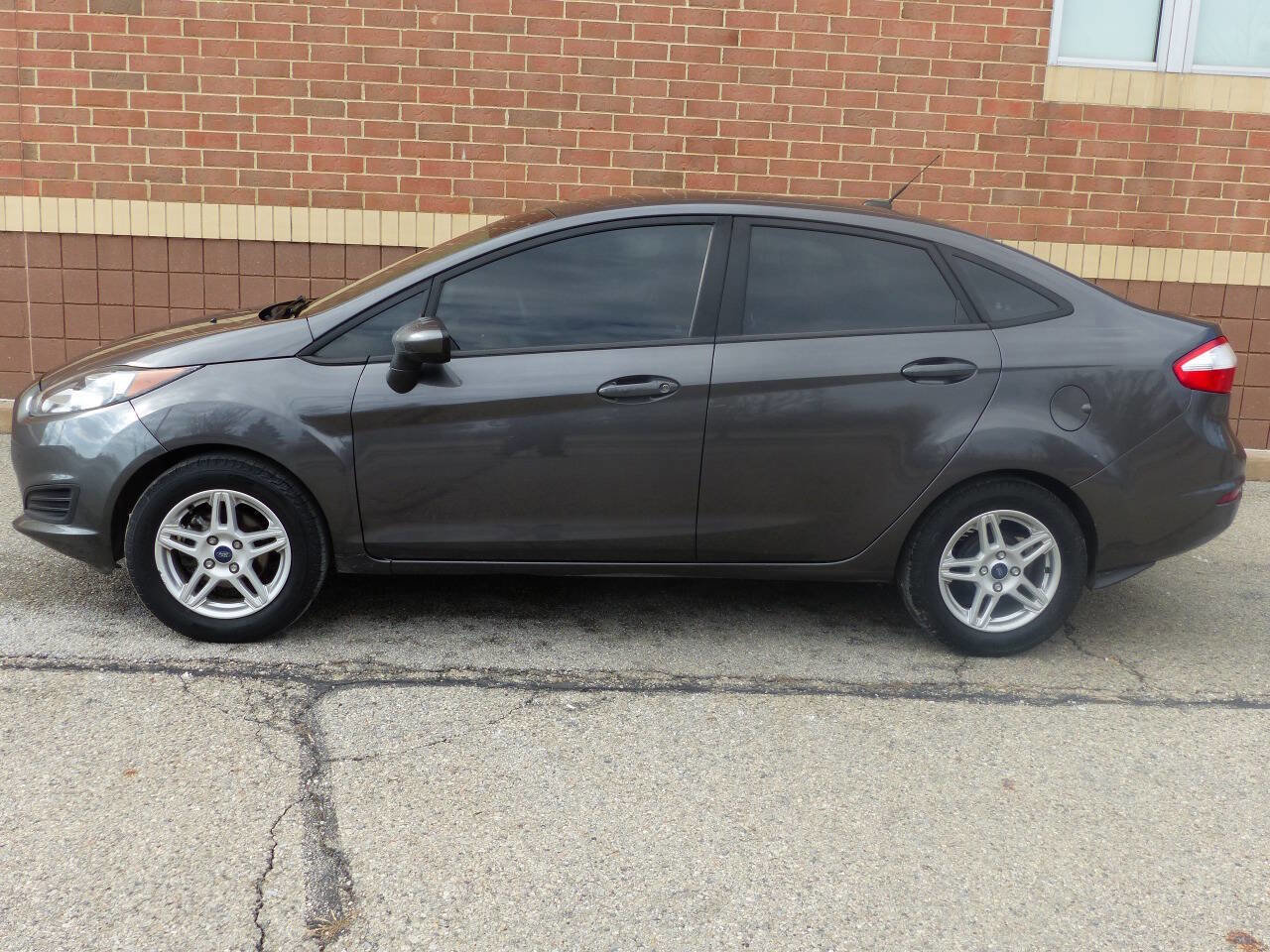 Used 2017 Ford Fiesta SE image 7