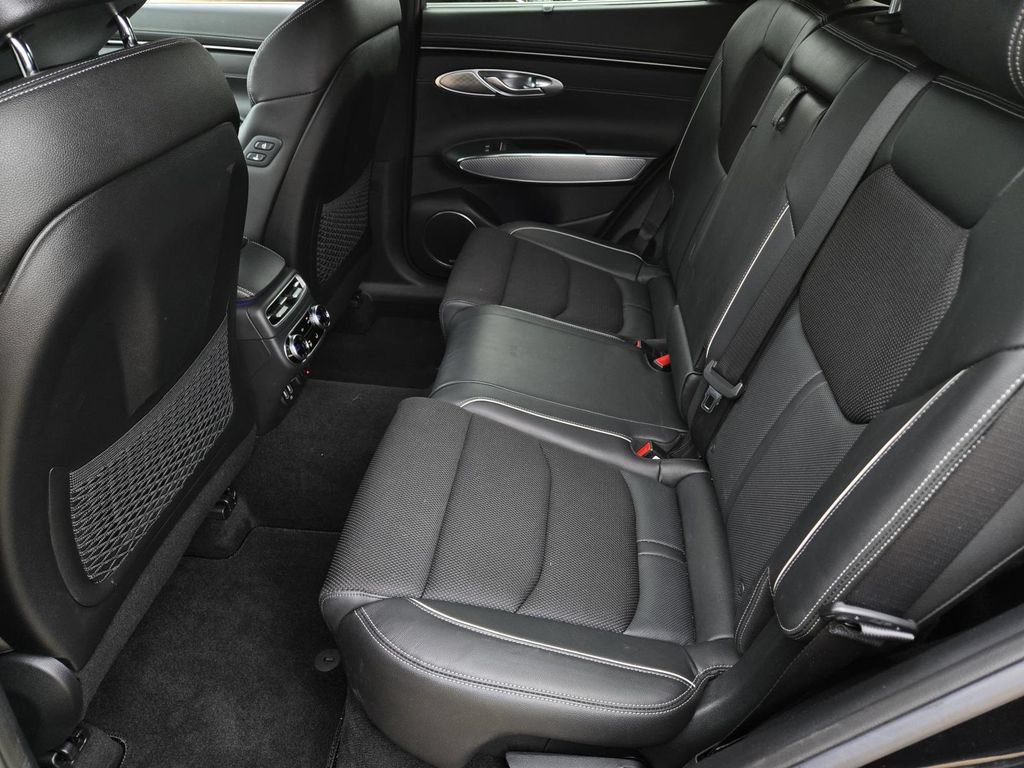 Used 2023 Genesis GV70 2.5T w/ Sport Prestige Package AWD/4WD image 19