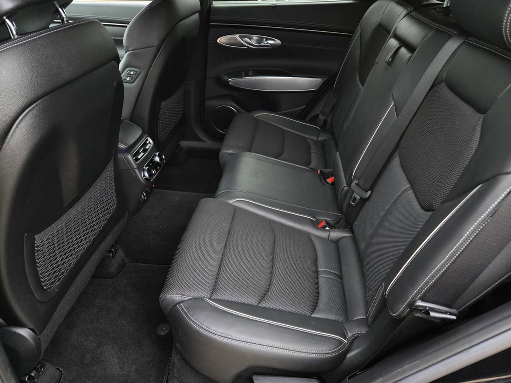 Used 2023 Genesis GV70 2.5T w/ Sport Prestige Package image 19