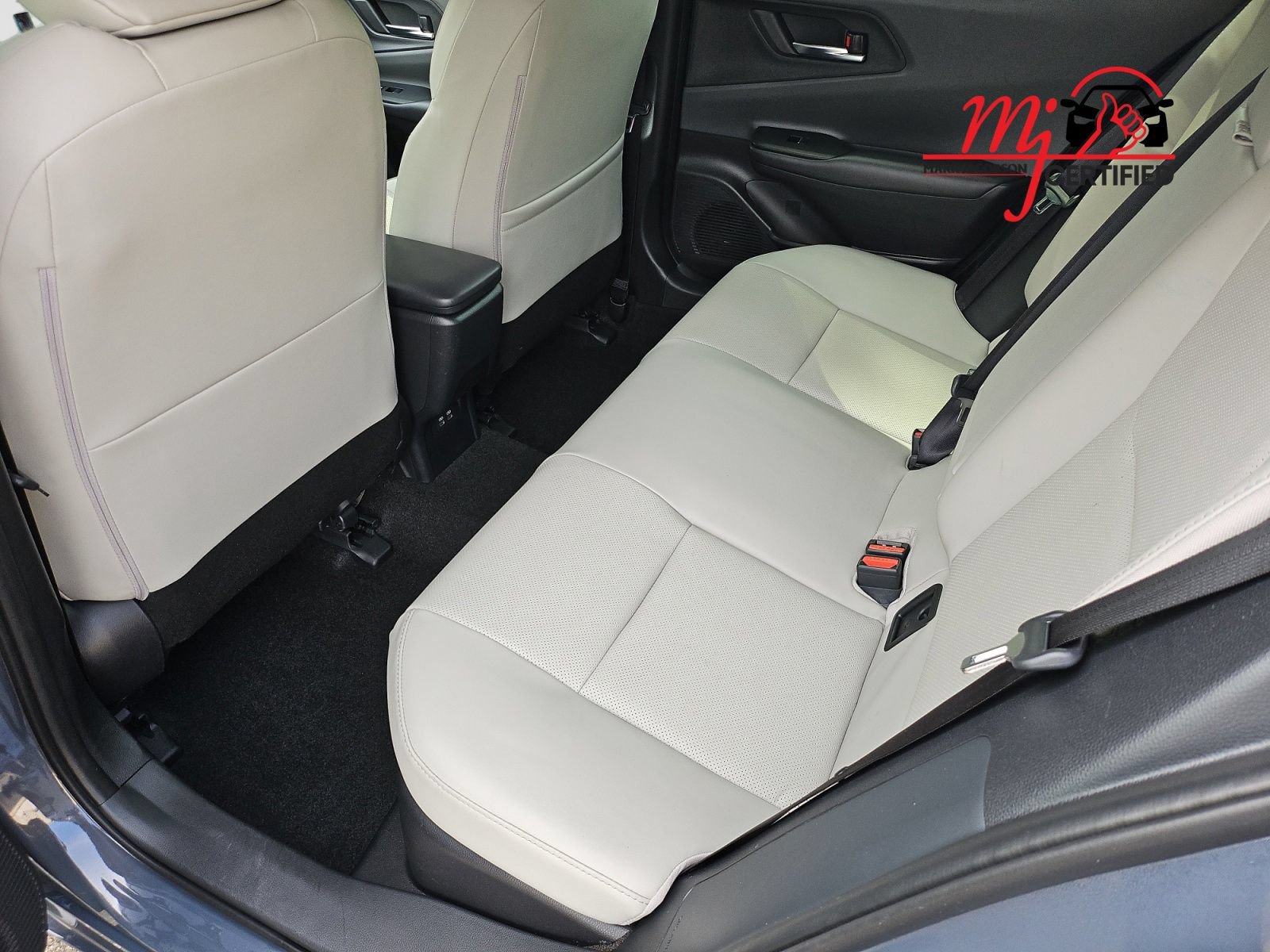 Used 2024 Toyota Prius XLE FWD image 33