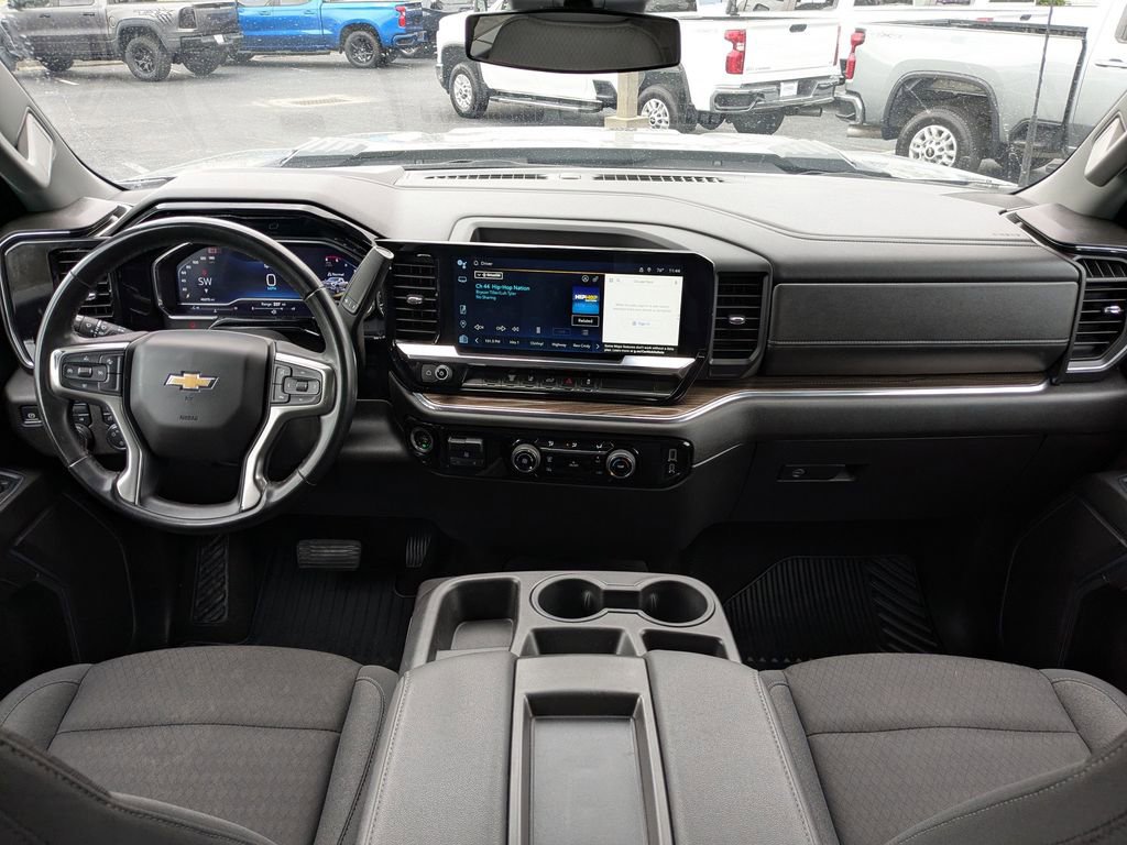 Used 2024 Chevrolet Silverado 3500 LT image 15