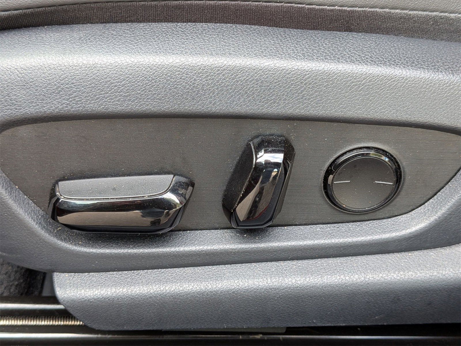 Used 2024 Lexus ES 350 w/ Premium Package image 16