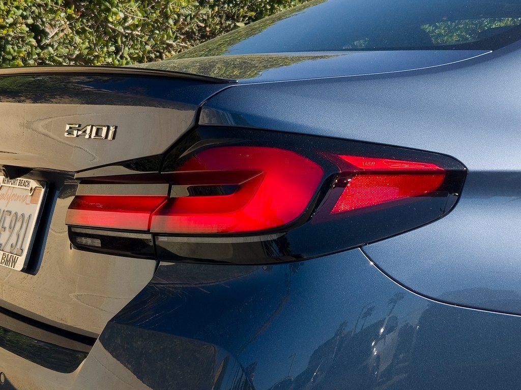 Used 2023 BMW 540i w/ M Sport Package image 7