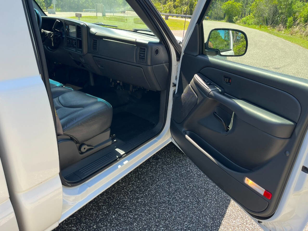 Used 2006 GMC Sierra 1500 W/T RWD image 16