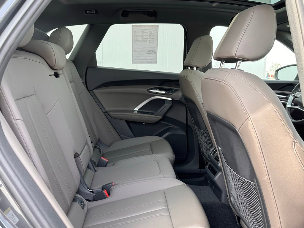 Used 2025 Audi Q5 Premium image 18