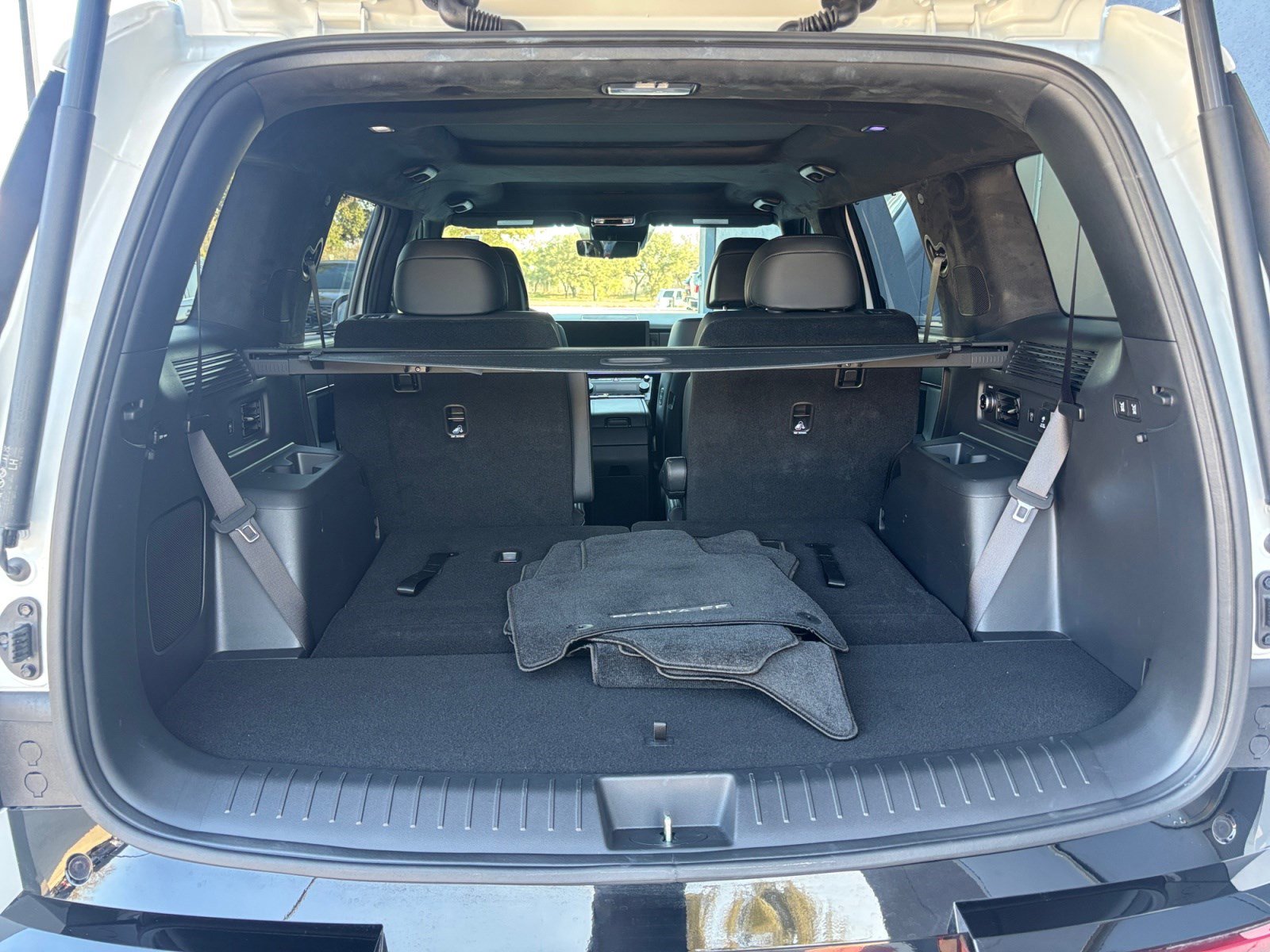 Used 2025 Hyundai Santa Fe Calligraphy image 16