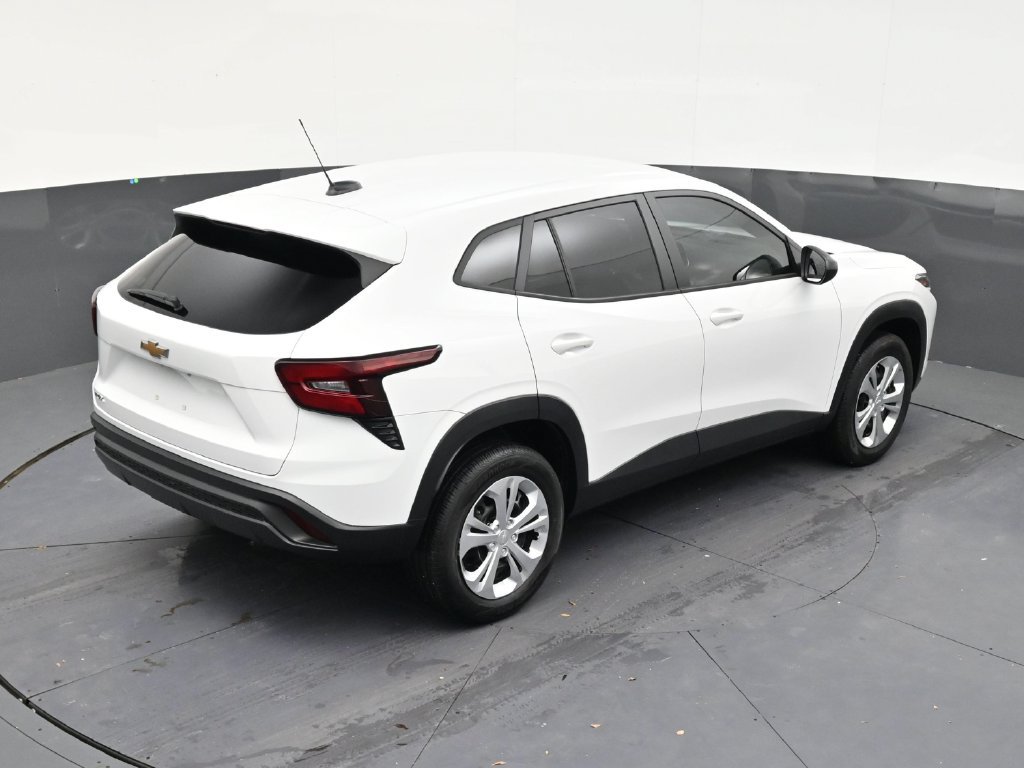 Used 2024 Chevrolet Trax LS FWD image 16