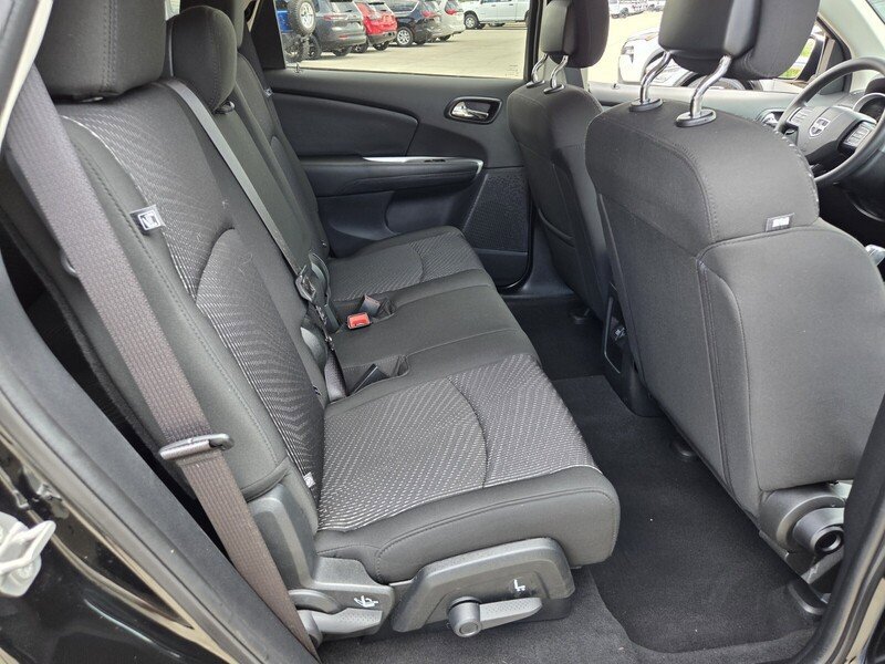 Used 2020 Dodge Journey SE image 15