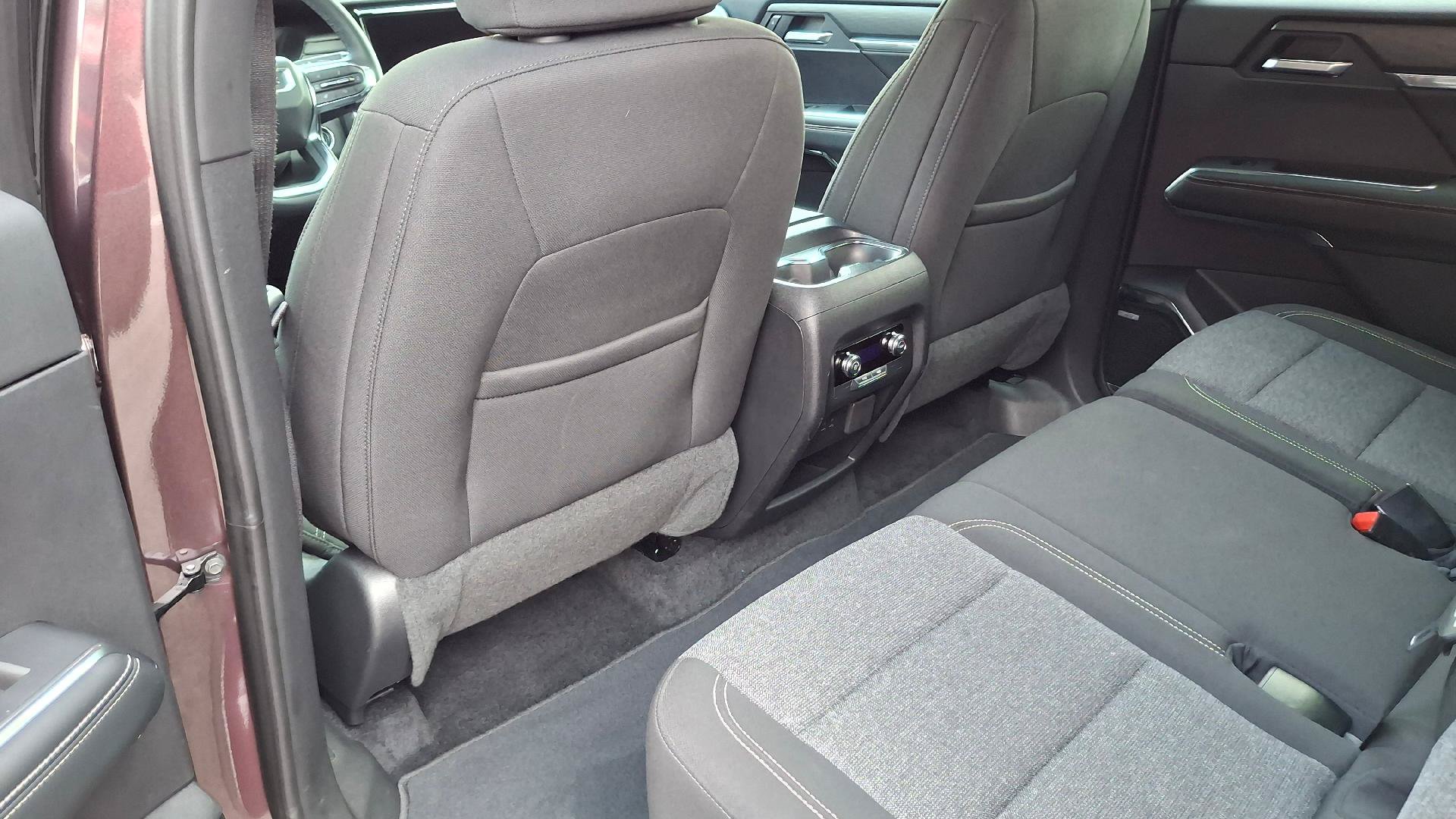 Used 2025 GMC Acadia Elevation AWD/4WD image 8