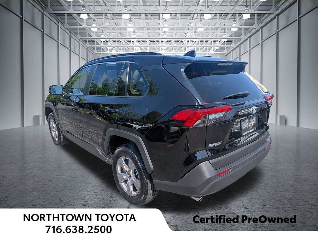 Used 2025 Toyota RAV4 XLE AWD/4WD image 4