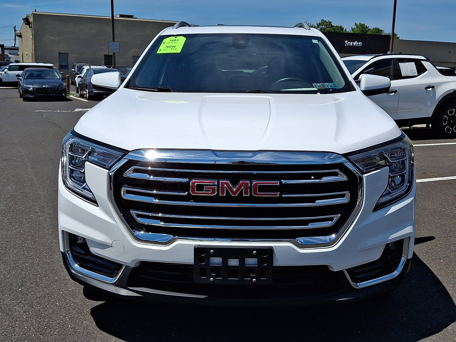 Used 2023 GMC Terrain SLT FWD image 2