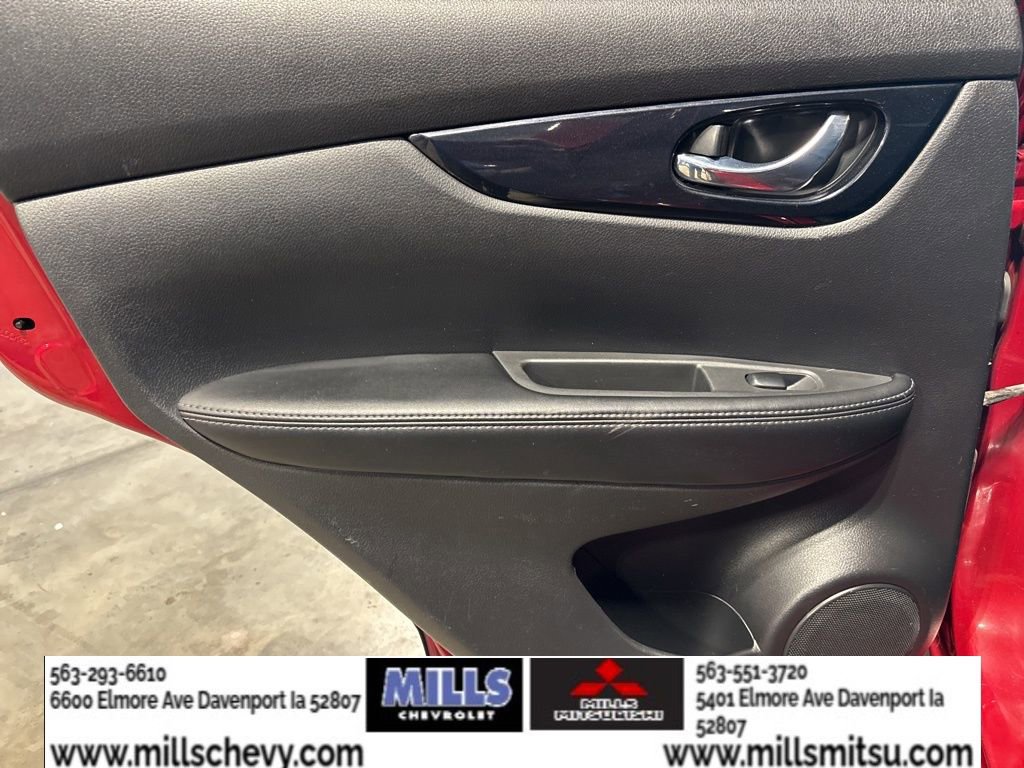 Used 2017 Nissan Rogue Sport SV w/ SV Premium Package image 11