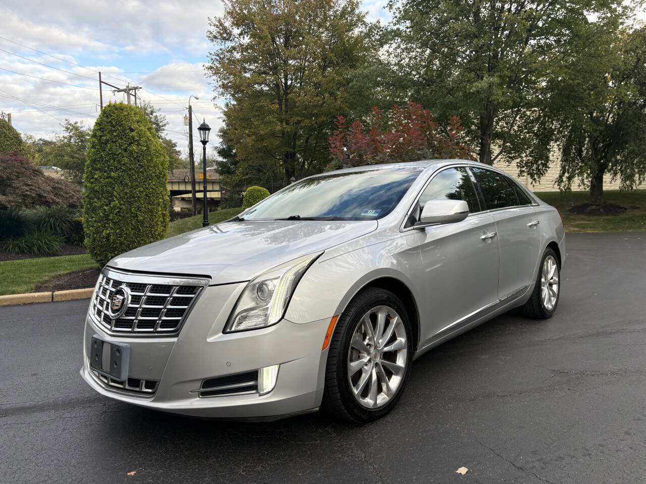 Used 2013 Cadillac XTS Luxury w/ Driver Awareness Package image 2