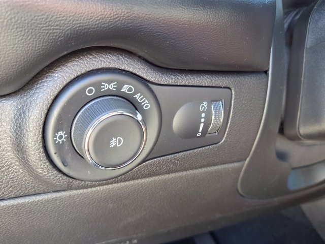 Used 2021 Dodge Durango SXT RWD image 31