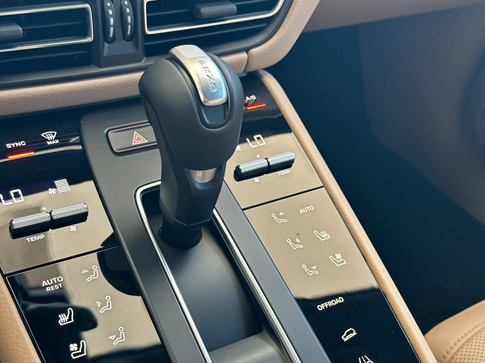 New 2026 Porsche Macan AWD/4WD image 22
