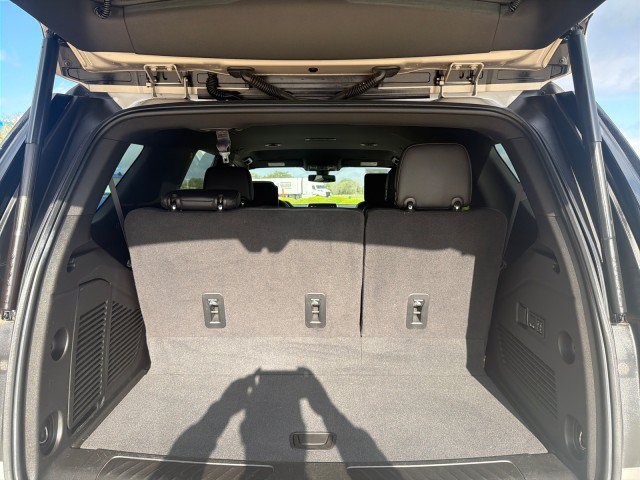 Used 2022 Chevrolet Tahoe LT w/ Luxury Package RWD image 15