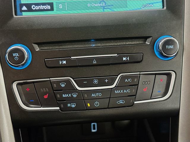 Used 2017 Ford Fusion SE w/ Equipment Group 202A image 26