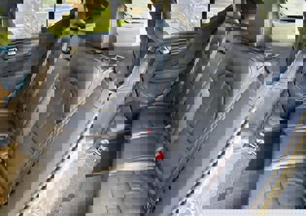 Used 2023 Volvo XC40 B5 Ultimate image 5