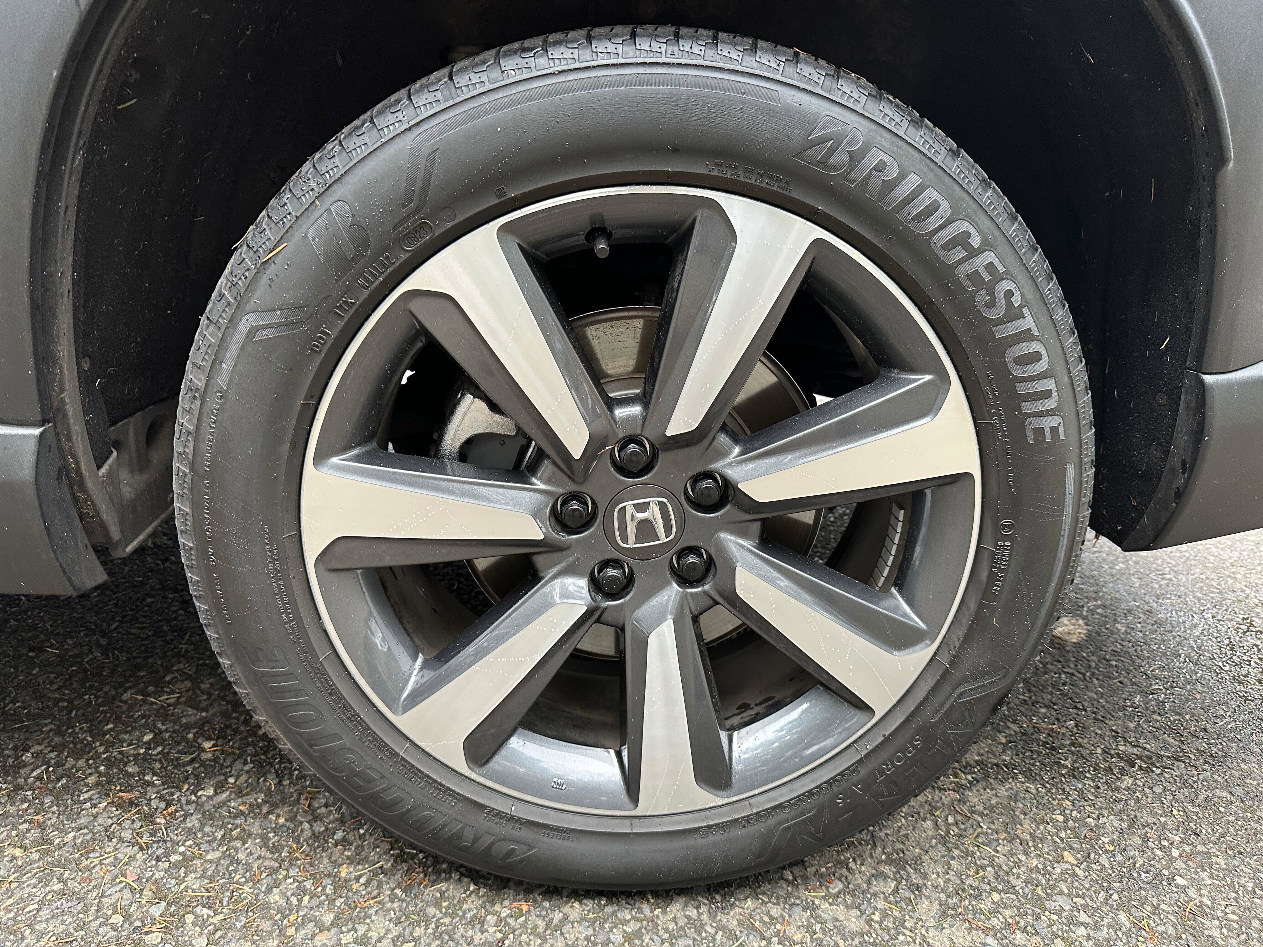 Used 2023 Honda Pilot Touring image 9