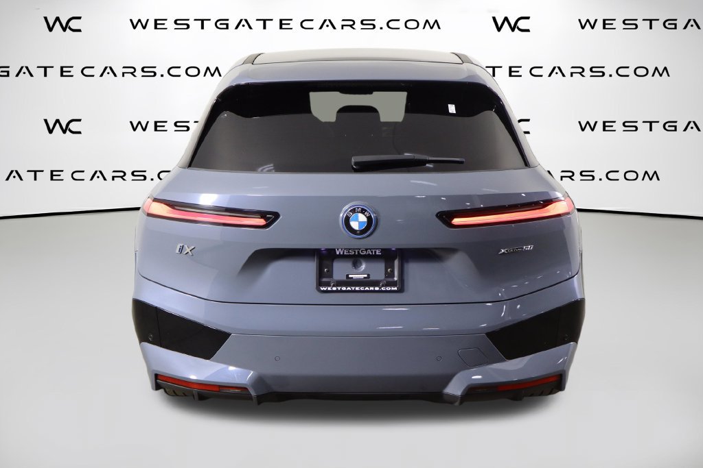 Used 2023 BMW iX xDrive50 w/ Premium Package AWD/4WD image 4