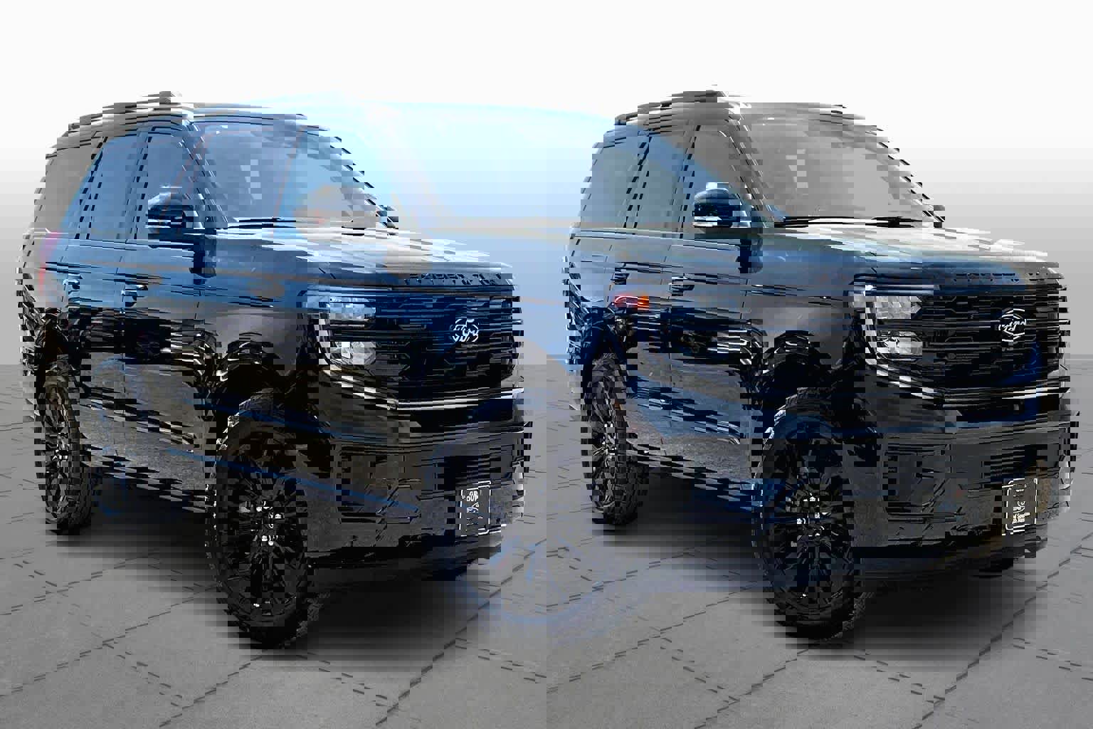 Certified 2025 Ford Expedition Platinum w/ Stealth Appearance Package image 3