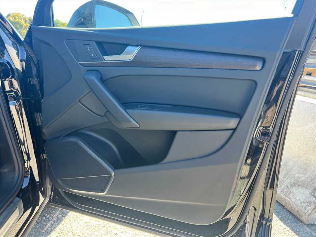 Used 2024 Audi Q5 2.0T Premium w/ Convenience Package image 10