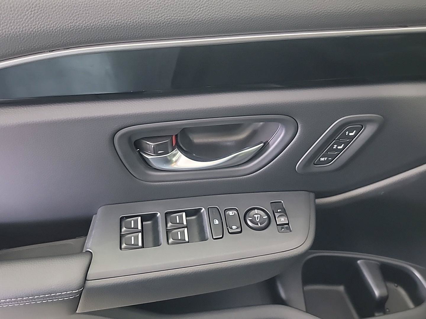 Certified 2025 Honda Pilot Touring image 36