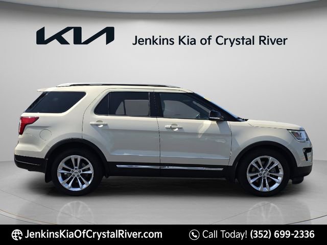 Used 2018 Ford Explorer XLT w/ Equipment Group 202A FWD image 4
