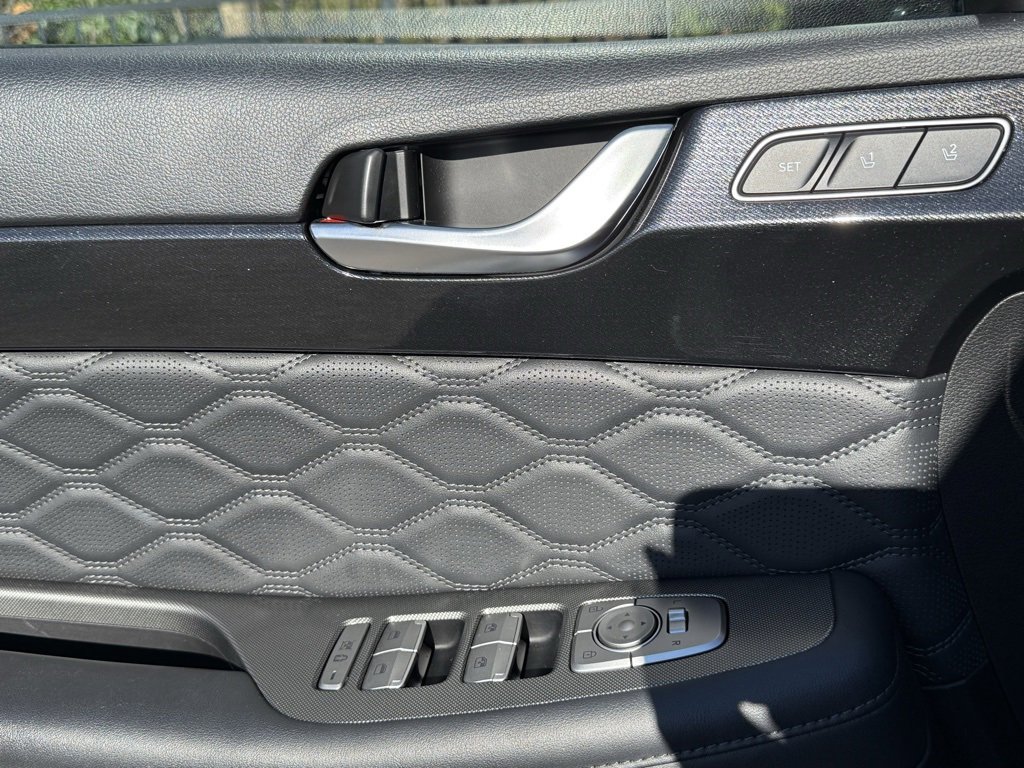 Used 2022 Hyundai Palisade Calligraphy image 22