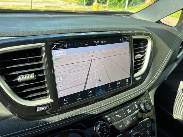 New 2027 Chrysler Pacifica Limited w/ Family Tech Group FWD image 23