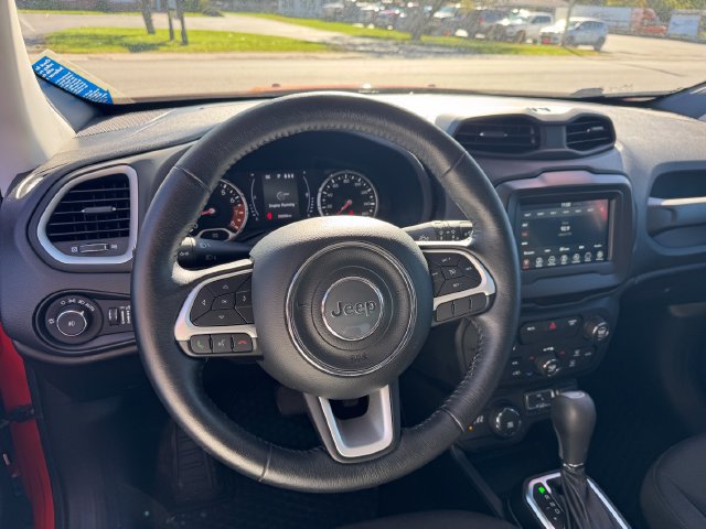 Used 2019 Jeep Renegade Latitude w/ Cold Weather Group AWD/4WD image 19