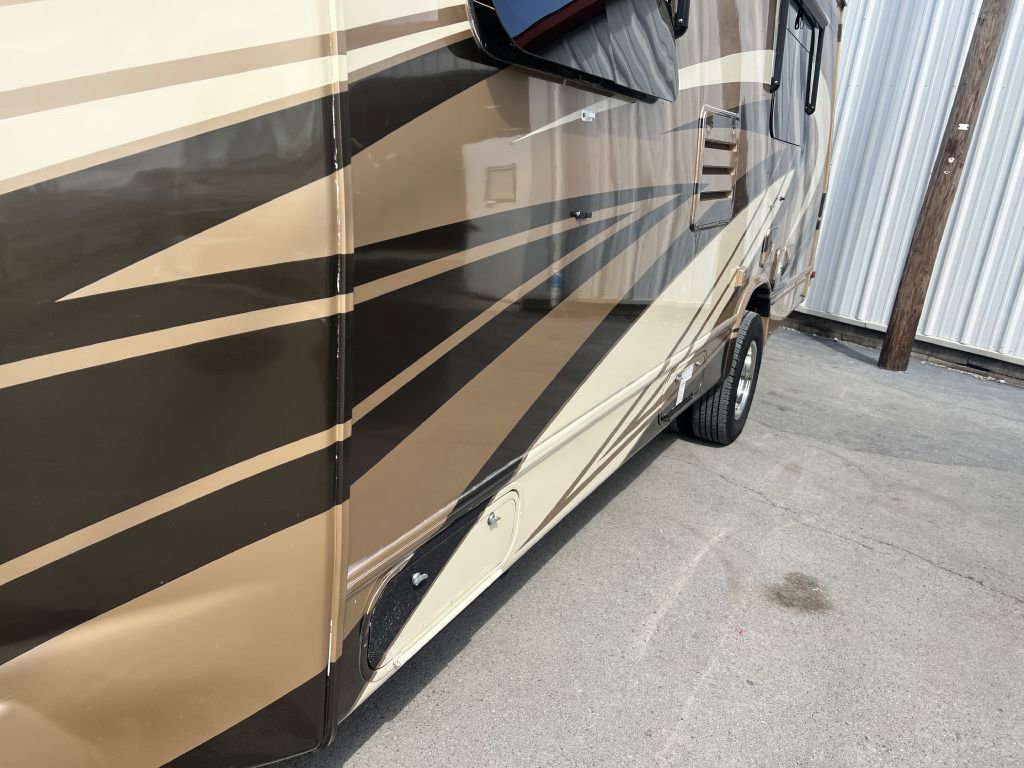 Used 2017 Ford E-450 and Econoline 450 Super Duty w/ Motorhome Prep Package image 44