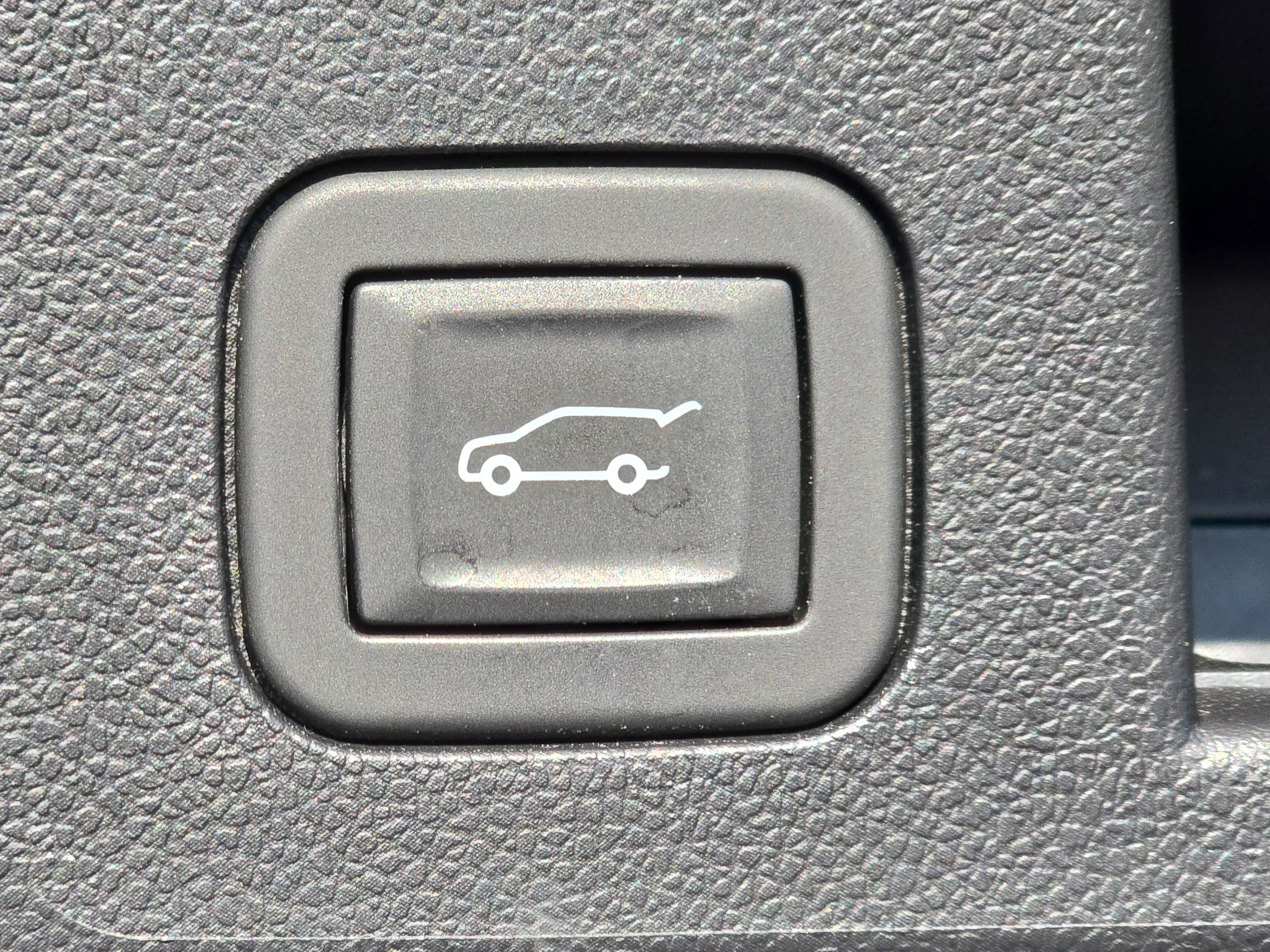 Used 2026 GMC Terrain Elevation w/ Elevation Premium Package image 13