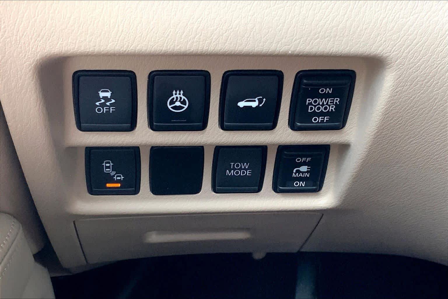 Used 2017 Nissan Pathfinder Platinum FWD image 29