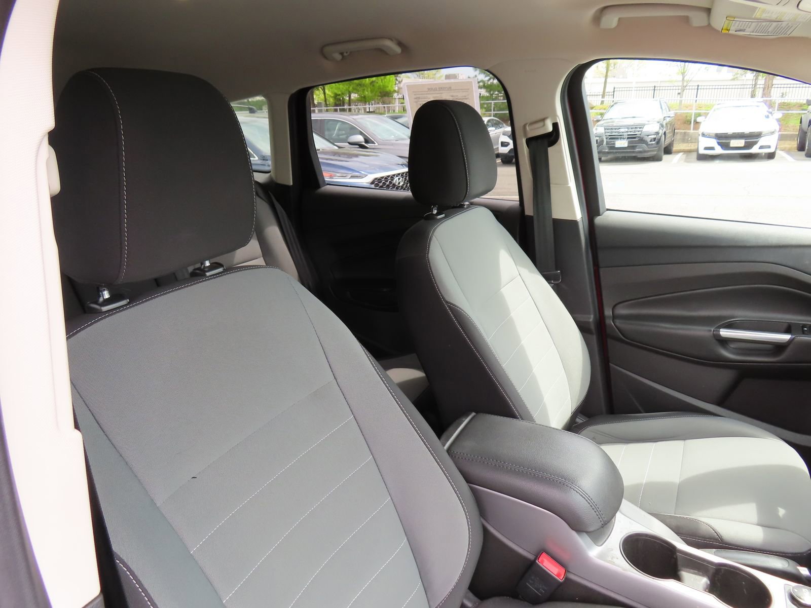 Used 2016 Ford Escape SE w/ Equipment Group 201A image 26