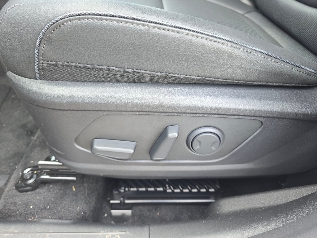 New 2026 Hyundai Tucson Limited AWD/4WD image 16